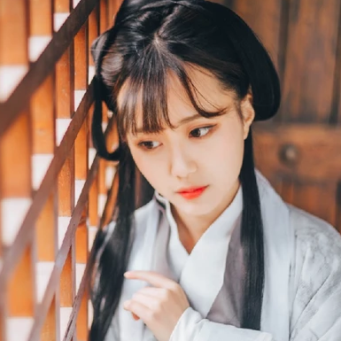 白衣清新復(fù)古女生頭像，唯美古風(fēng)真人頭像