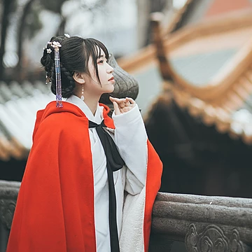 清新文藝紅披風(fēng)女生頭像，唯美古風(fēng)真人頭像