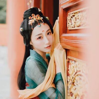 紅妝典雅帶傘團(tuán)扇女生頭像，唯美古風(fēng)真人頭像