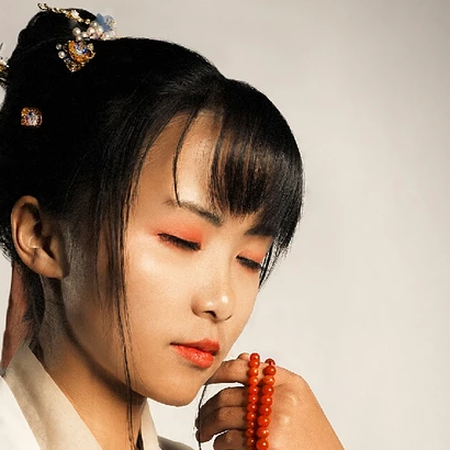 淡雅清新文藝帶團扇女生頭像，唯美古風頭像