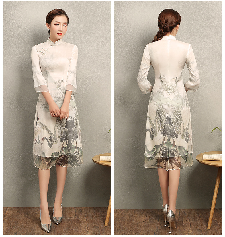 復(fù)古飛鶴旗袍，淡雅中袖中式旗袍裙