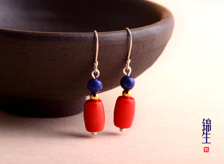 珊瑚青金石配飾銀耳環(huán)，別具風(fēng)格耳環(huán)