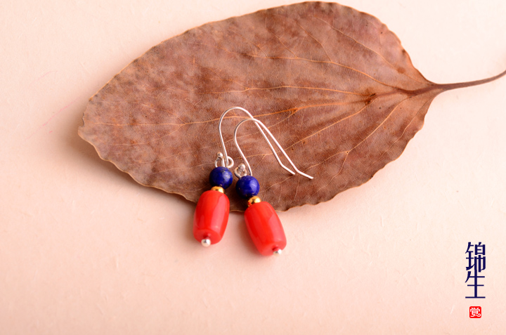 珊瑚青金石配飾銀耳環(huán)，別具風(fēng)格耳環(huán)