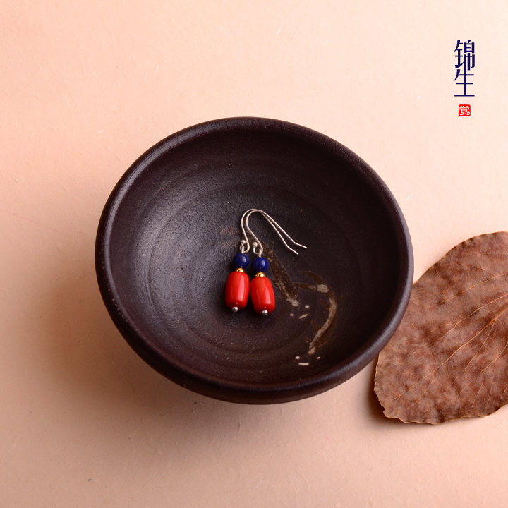 珊瑚青金石配飾銀耳環(huán)，別具風(fēng)格耳環(huán)