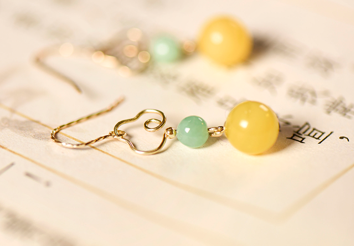 古風(fēng)手工祥云耳環(huán)，古典蜜蠟翡翠耳環(huán)