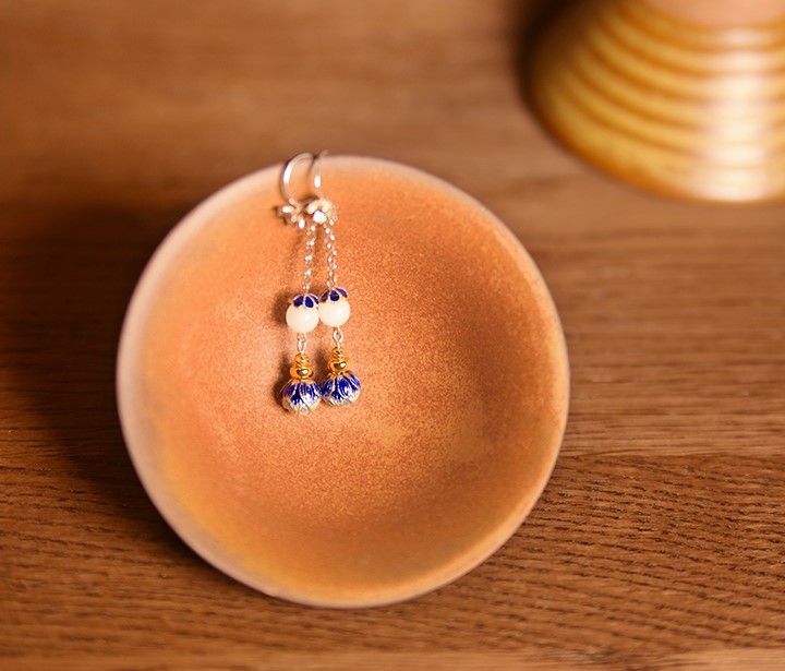 氣質(zhì)銀流金耳飾，純白貝珠顏如玉耳環(huán)首飾