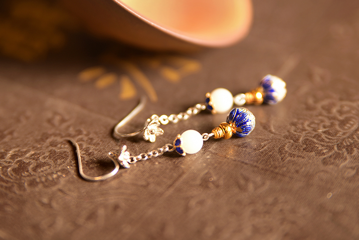 氣質(zhì)銀流金耳飾，純白貝珠顏如玉耳環(huán)首飾