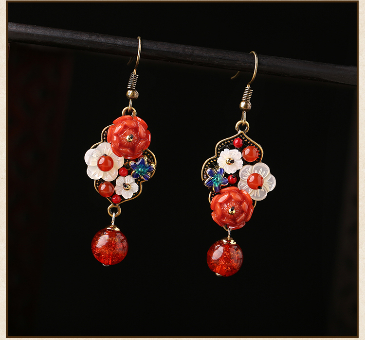 紅色民族風(fēng)耳環(huán)，復(fù)古長(zhǎng)款喜慶古風(fēng)吊墜耳環(huán)