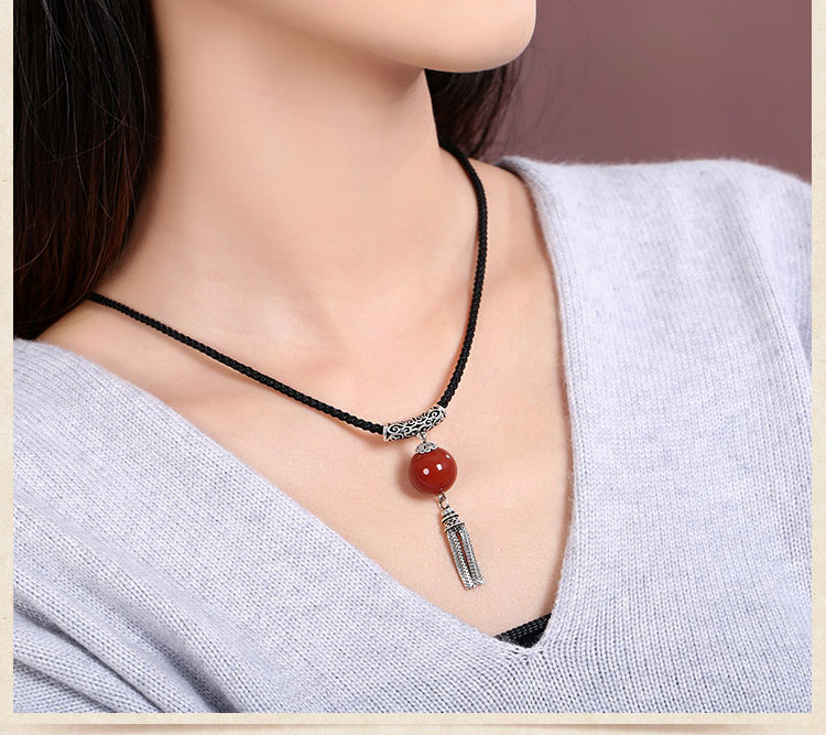 簡約時(shí)尚匠心啟航閱讀鏈子，瑪瑙銀流蘇項(xiàng)鏈?zhǔn)罪? src="/yuedu/d/file/bigpic/190404/04/13-1P305111F1-51.jpg" / data-d0si="rxNjLe"><br / data-1pPC="vzsChF">
	<img alt=
