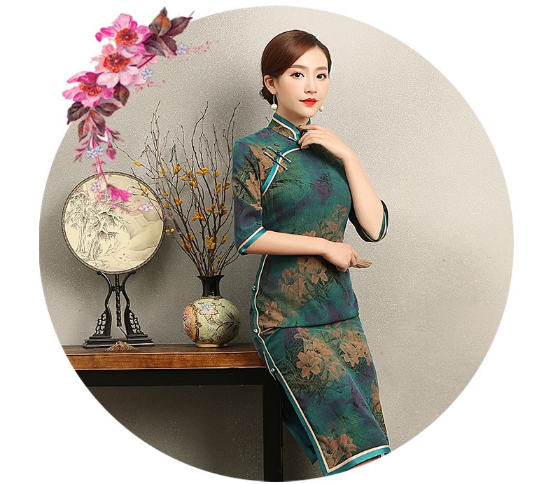 復(fù)古雍容的墨綠旗袍，古典印花旗袍裙