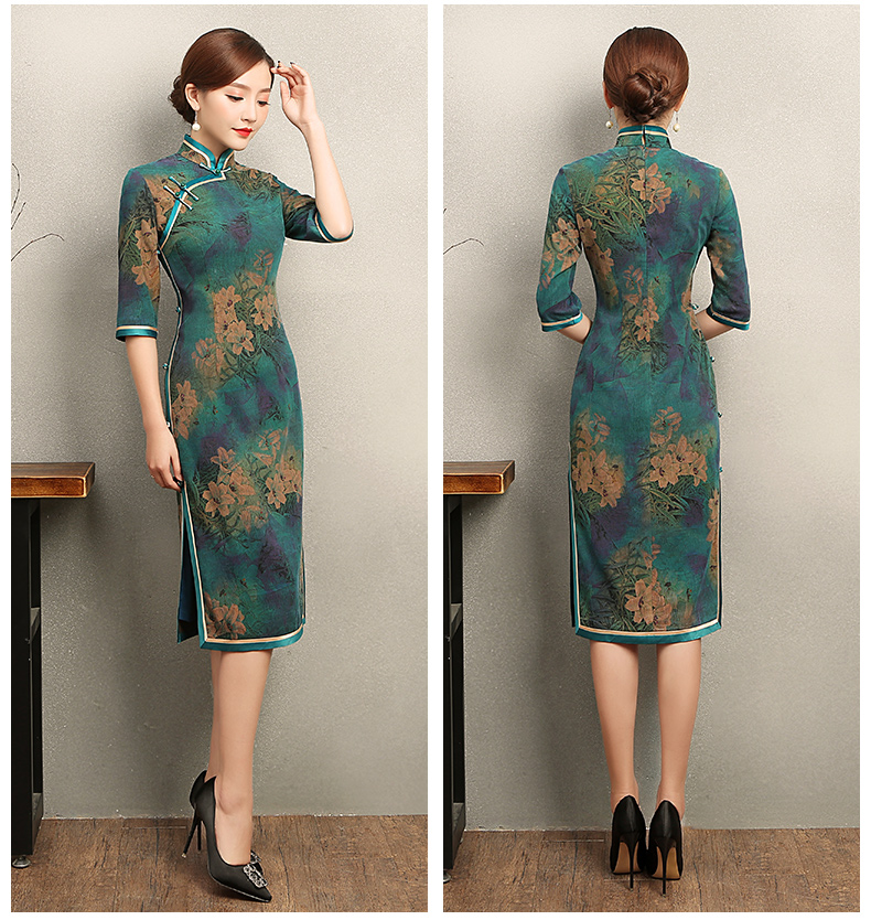 復(fù)古雍容的墨綠旗袍，古典印花旗袍裙