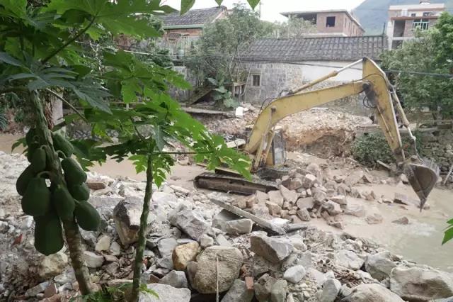 古山重水云間，細(xì)水長流吸引你