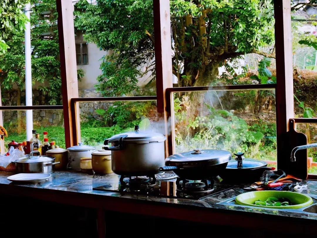 古山重水云間，細(xì)水長流吸引你