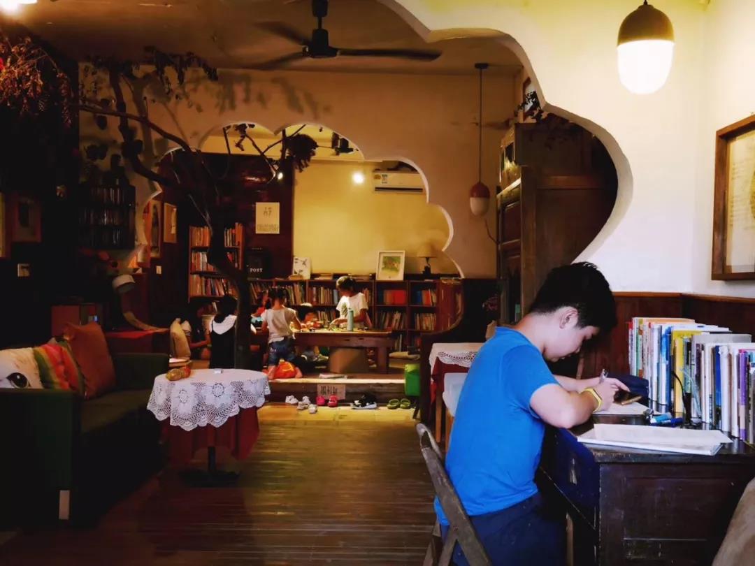 古山重水云間，細(xì)水長流吸引你