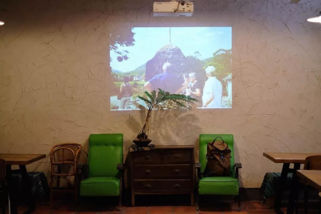 古山重水云間，細(xì)水長(zhǎng)流吸引你