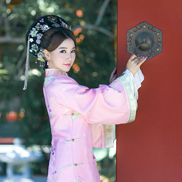 清新桃林妃子帶團扇女生頭像，唯美古風(fēng)真人頭