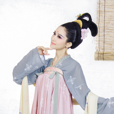 素雅帶團(tuán)扇女生頭像，唯美古風(fēng)真人頭像