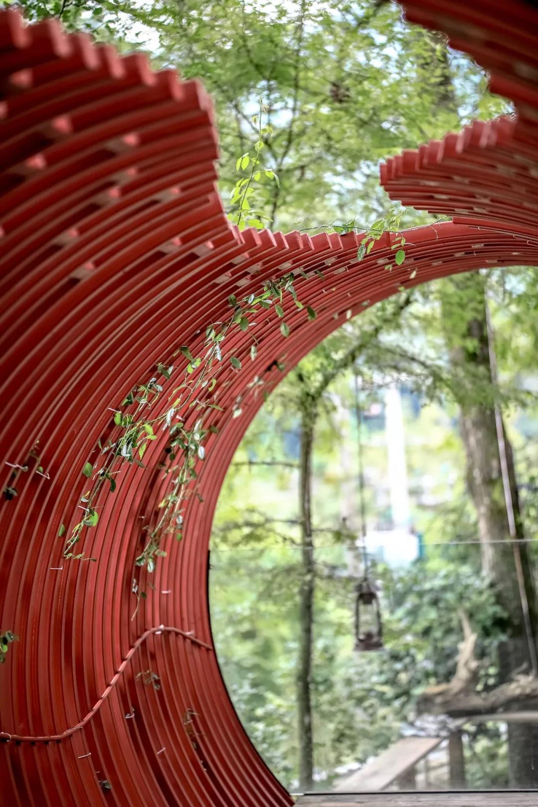 上山上去生活吧，上山上迎你還家！