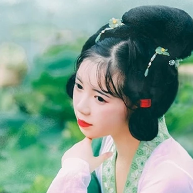 翠綠荷葉蓮花女生頭像，唯美古風(fēng)真人頭像