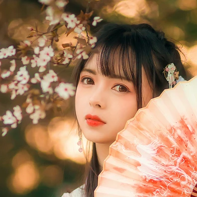 如花似夢帶傘女生頭像，唯美古風(fēng)真人頭像