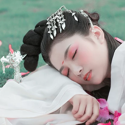 清新迷人帶寵物女生頭像，唯美古風(fēng)真人頭像