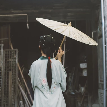 古典氣息帶傘女生頭像，唯美古風(fēng)真人頭像