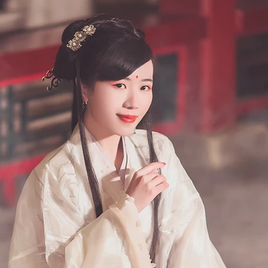 優(yōu)雅提燈品酒女生頭像，唯美古風(fēng)真人頭像