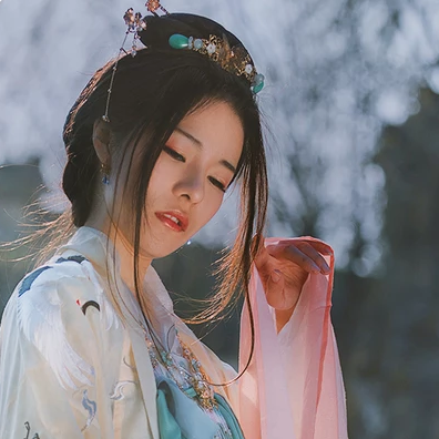 春風(fēng)飄逸女生頭像，唯美古風(fēng)真人頭像