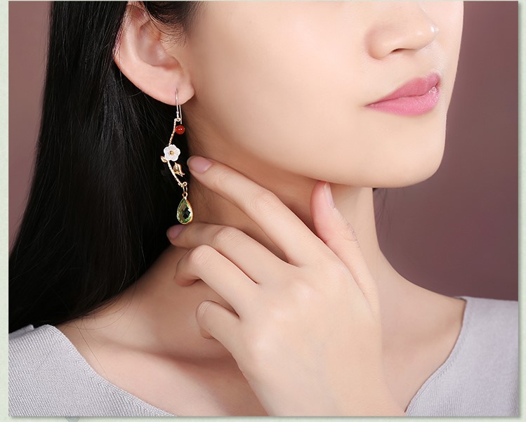 鳴翠柳耳環(huán)，淡雅清新花朵耳環(huán)首飾