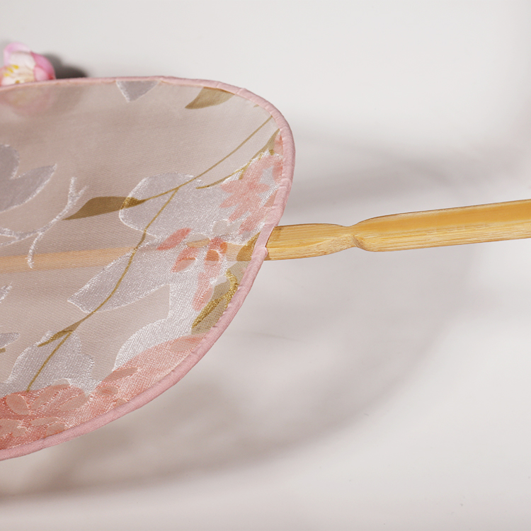 粉色清新團(tuán)扇，匠心啟航閱讀文藝古風(fēng)古典扇子