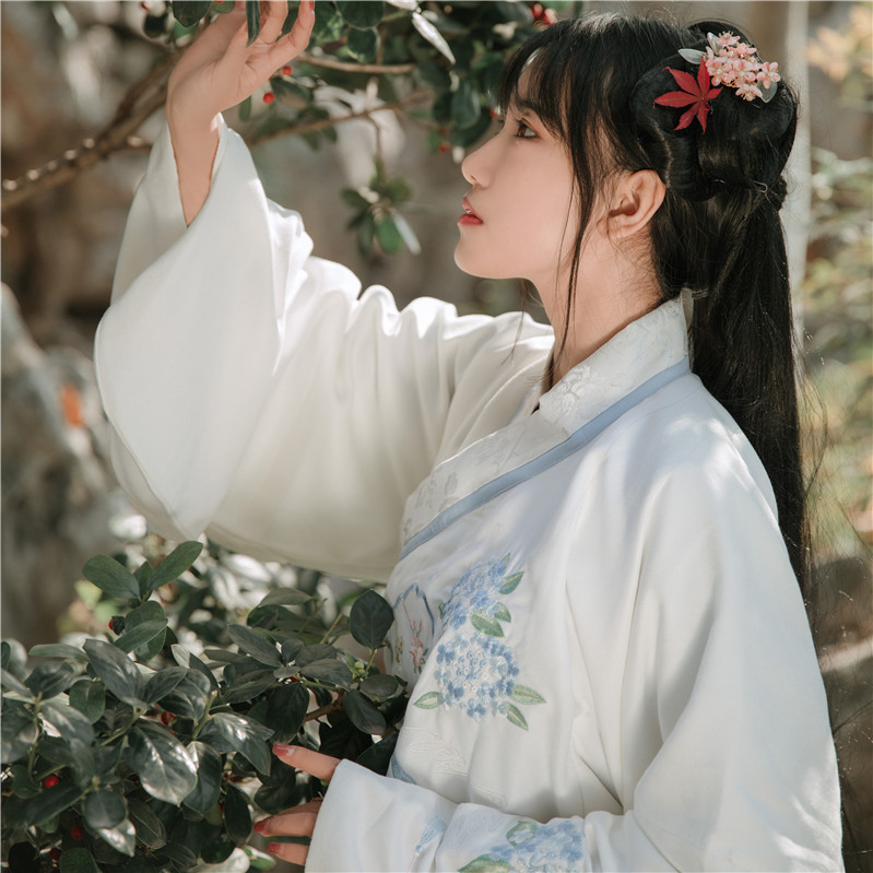 精致紫陽扇香圖案繡花漢服，清新交領(lǐng)襦裙?jié)h服