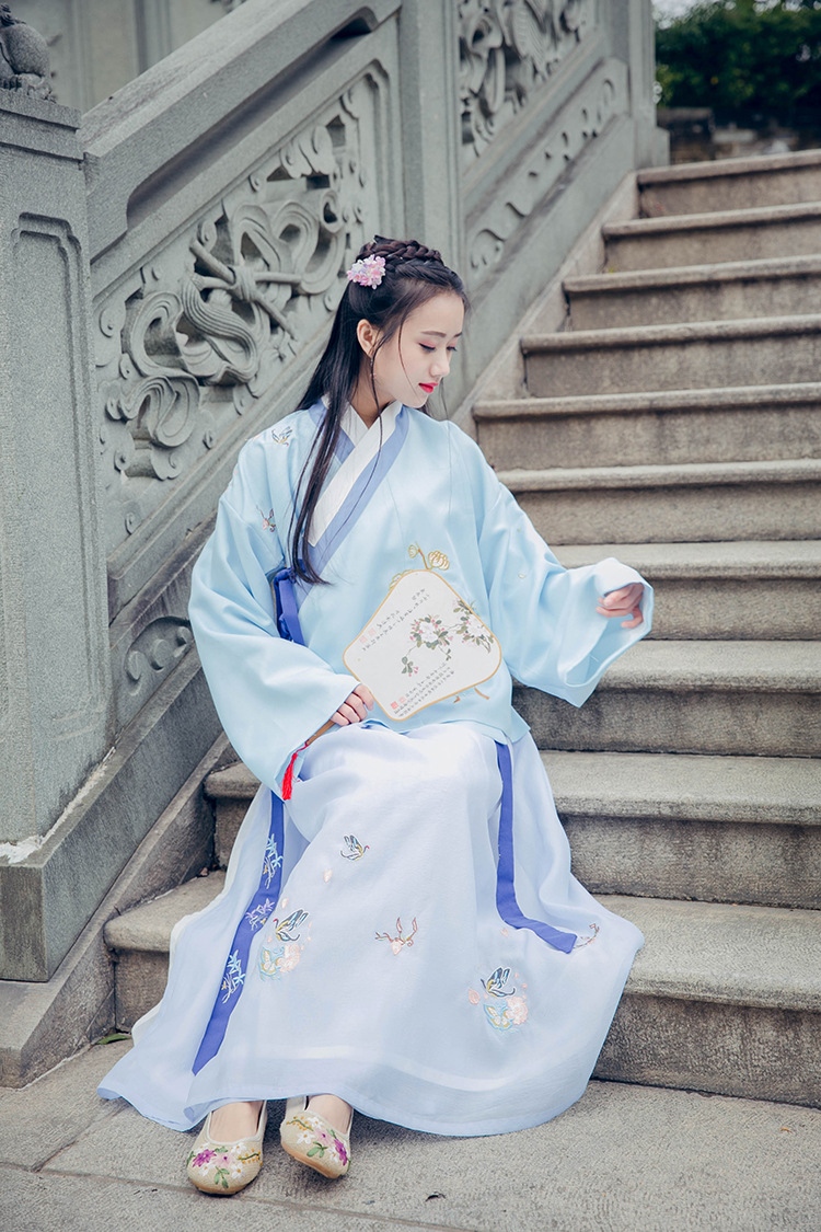 魏晉風回雪襦裙?jié)h服，清新淡雅小鹿刺繡漢服