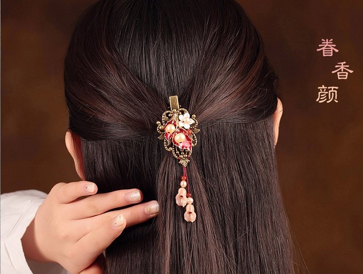 嬌艷典雅發(fā)夾，生動曼妙的發(fā)夾頭飾