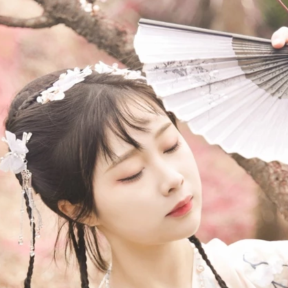 清新梅花仙子女生頭像，唯美古風真人頭像