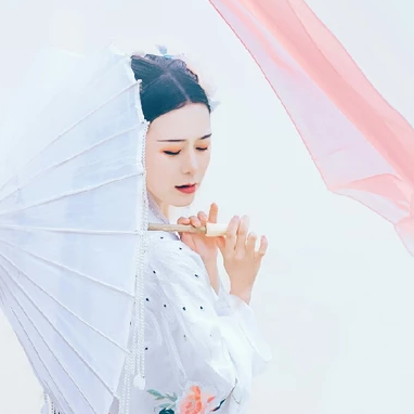 朦朧仙緣女生頭像，唯美古風(fēng)真人頭像