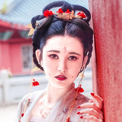 嬌艷朱紅女生頭像，唯美古風(fēng)真人頭像