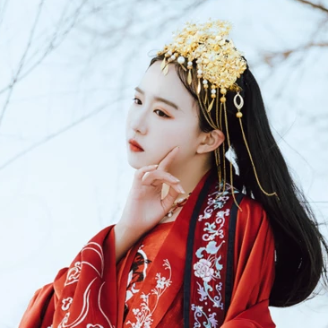 花嫁衣裳女生頭像，唯美古風(fēng)真人頭像