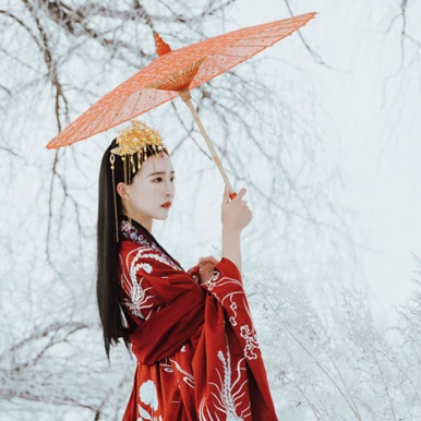 花嫁衣裳女生頭像，唯美古風(fēng)真人頭像