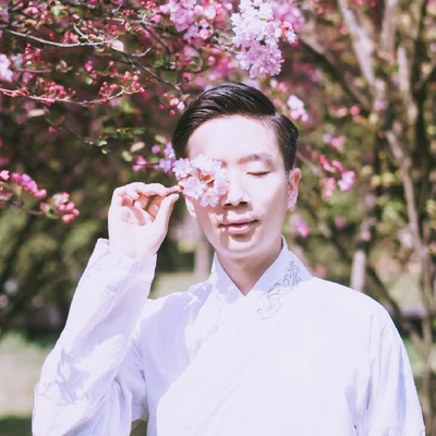 春暖花開男生頭像，唯美古風真人頭像