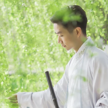 春暖花開男生頭像，唯美古風真人頭像