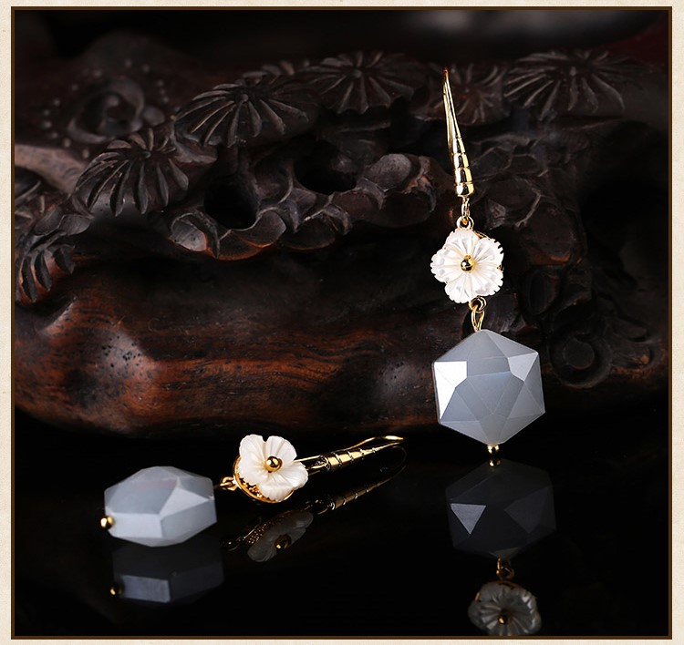 精致菱歌耳環(huán)，別致氣質(zhì)花朵耳環(huán)首飾
