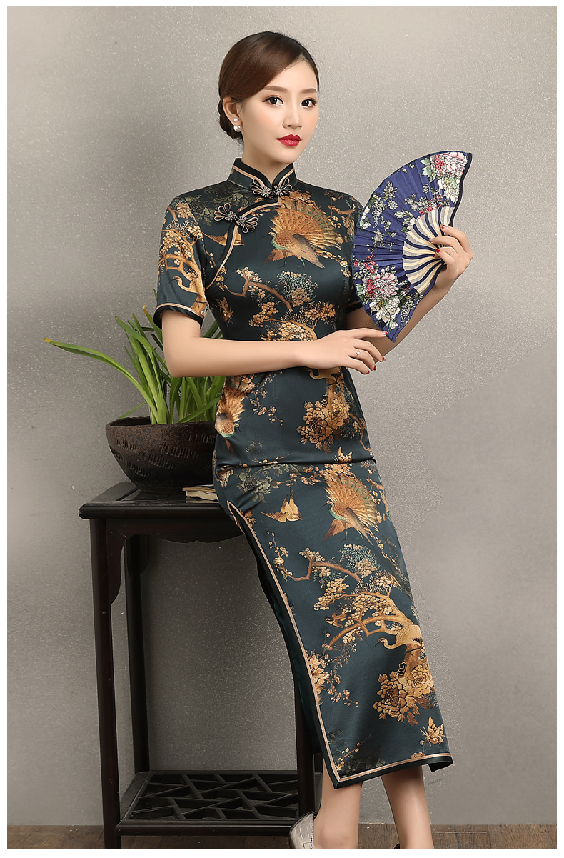 墨綠印花復(fù)古短袖旗袍，優(yōu)雅浪漫旗袍圖片