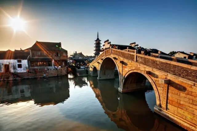 中國古鎮(zhèn)：淺析32個(gè)中國最美古鎮(zhèn)！