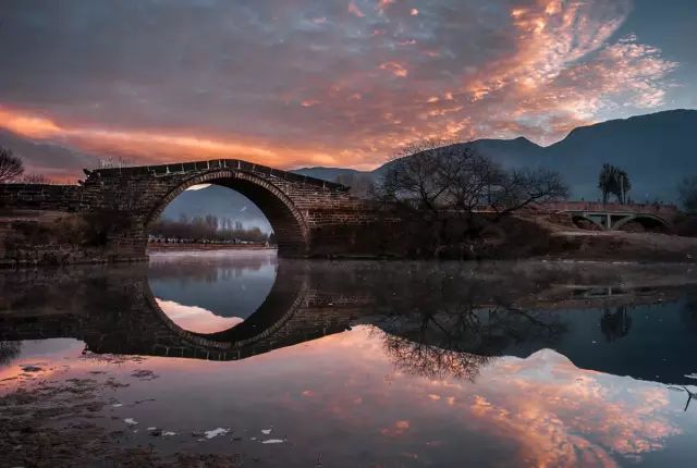 中國古鎮(zhèn)：淺析32個(gè)中國最美古鎮(zhèn)！