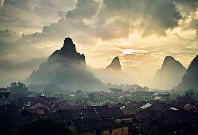 中國古鎮(zhèn)：淺析32個(gè)中國最美古鎮(zhèn)！