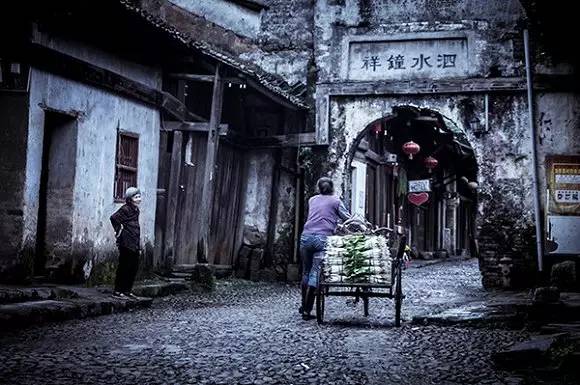 中國古鎮(zhèn)：淺析32個(gè)中國最美古鎮(zhèn)！