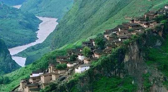 中國古鎮(zhèn)：淺析32個(gè)中國最美古鎮(zhèn)！