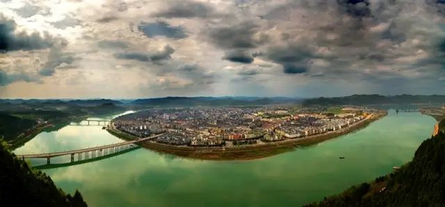 中國古鎮(zhèn)：淺析32個(gè)中國最美古鎮(zhèn)！