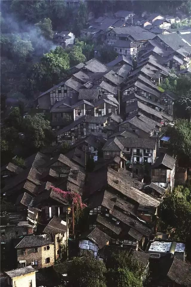 中國古鎮(zhèn)：淺析32個(gè)中國最美古鎮(zhèn)！