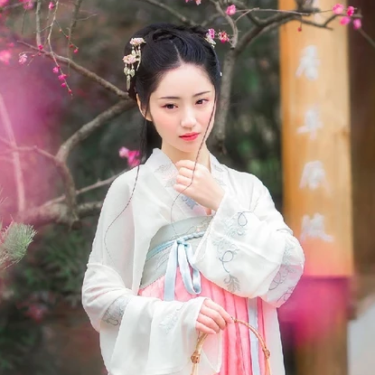花香滿溢清新女生頭像，唯美古風(fēng)真人頭像